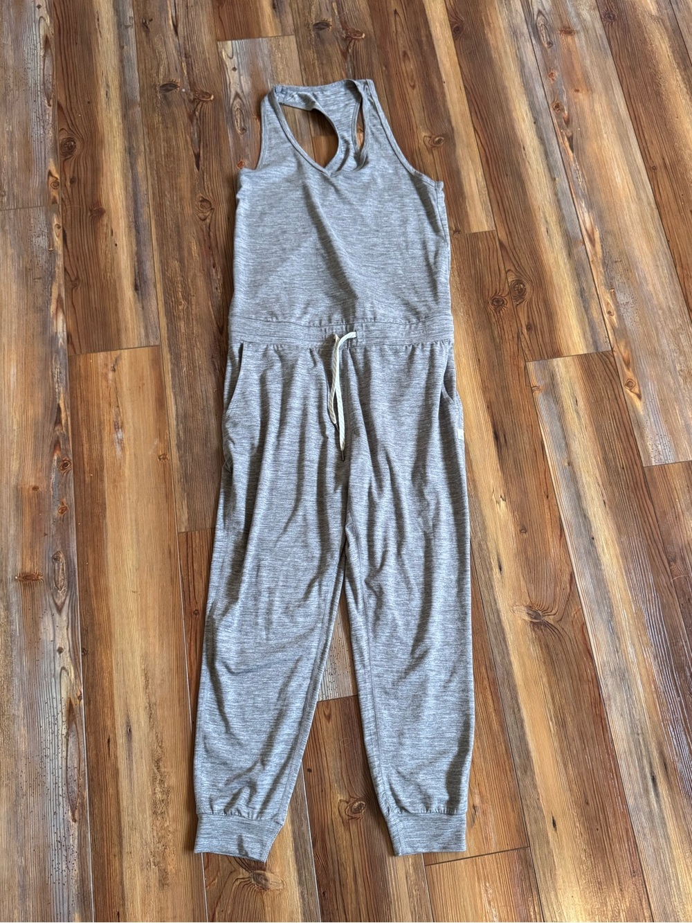 Vuori. Size small. Casual Gray Sleeveless Jumpsuit with Drawstring Waist